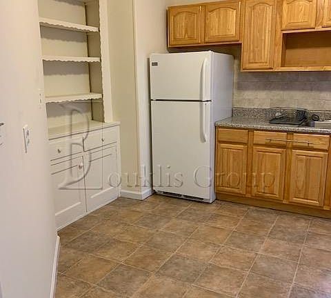 2nd image of 4213 28th Ave APT A3
