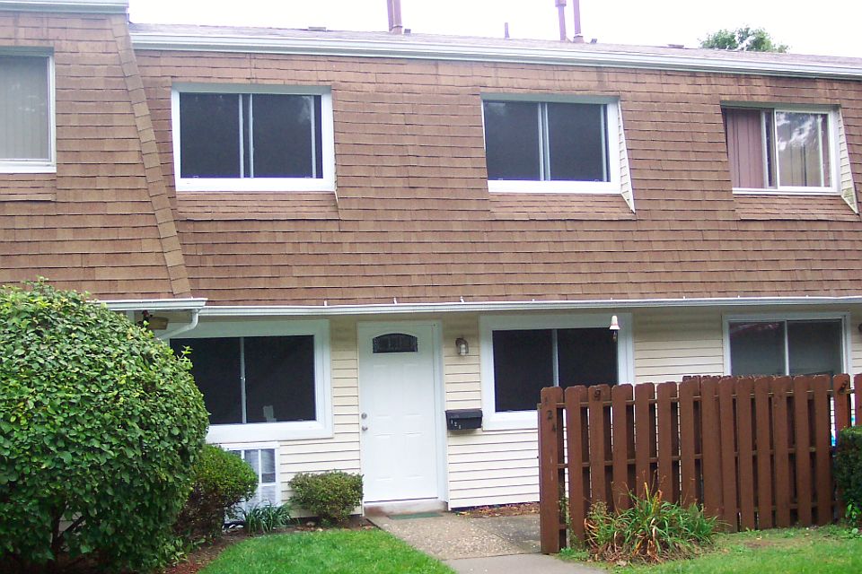 1st image of 124 Storm Dr