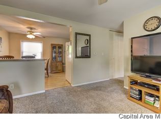 1908 Fairmont Dr, Springfield, IL 62702