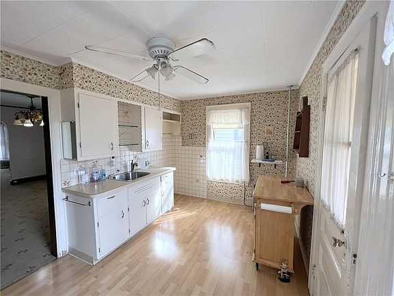5th image of 7722 62nd St