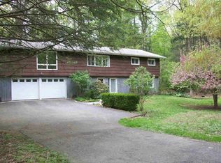 16 Wildwood Dr, Poughkeepsie, NY 12603