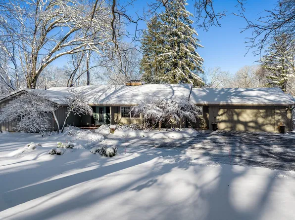 4702 Spring Brook Rd, Rockford, IL 61114