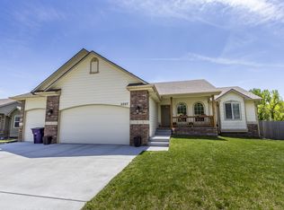 5027 Bramblewood Dr, Manhattan, KS 66503