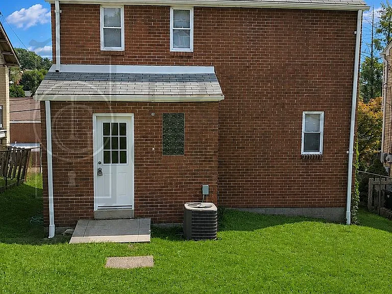3218 Glendale Ave — Photo 37