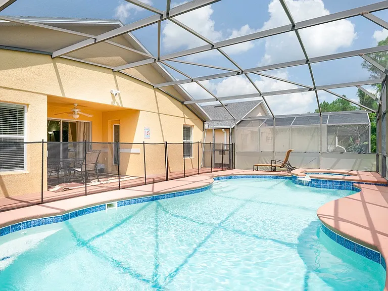 2178 Royal Ridge Dr — Photo 3
