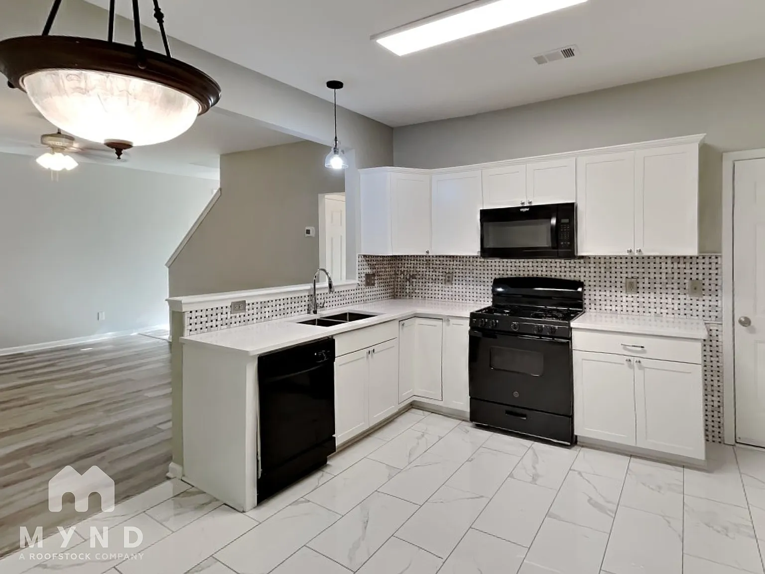 4 bed, 2.5 bath, 2000 sqft, $2,395 — Photo 4