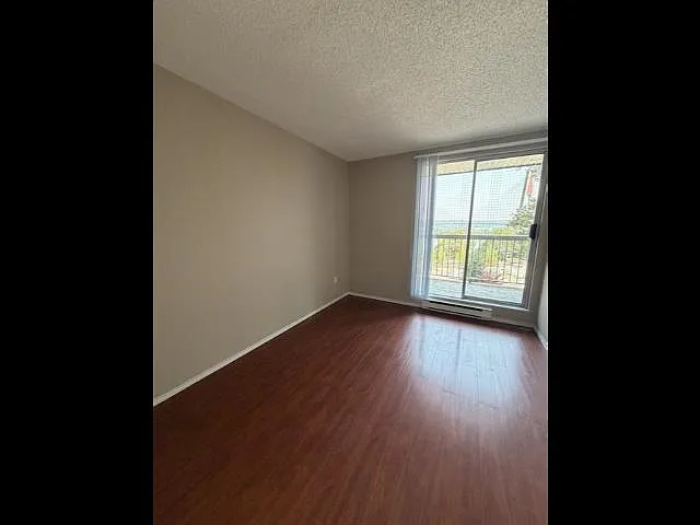 3 bed, 1129 sqft, $2,150 — Photo 2