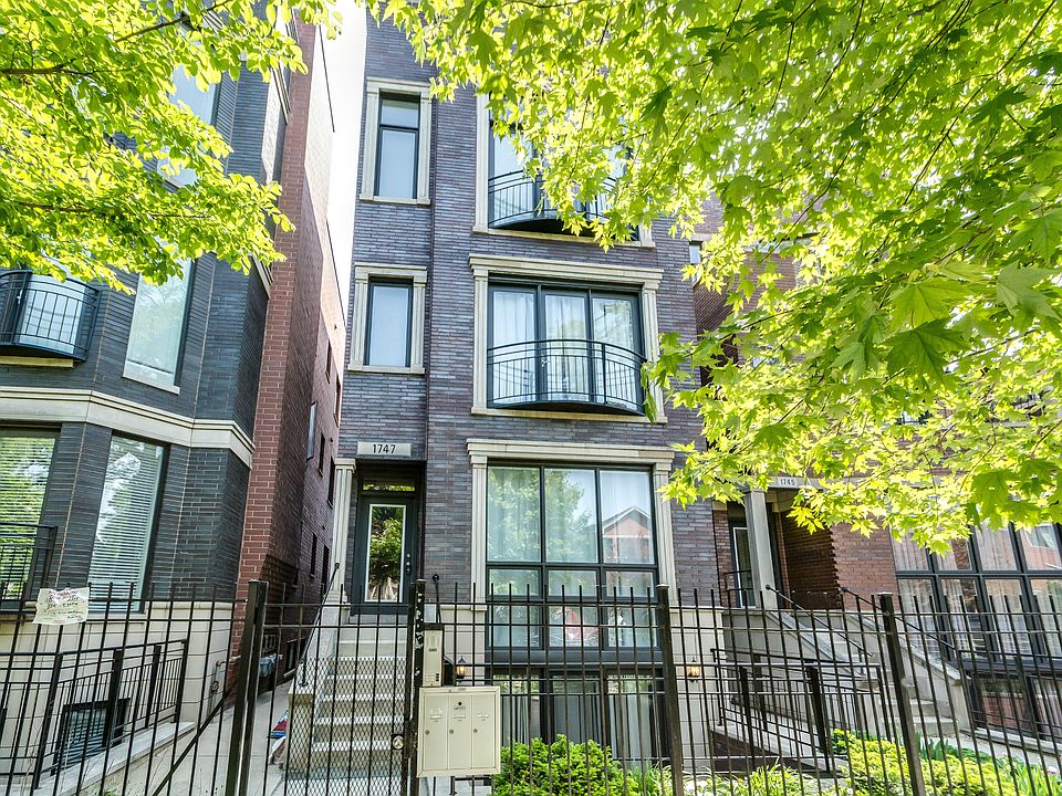 1st image of 1747 N Artesian Ave APT 1