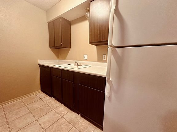 5th image of 6016 NW Expressway D