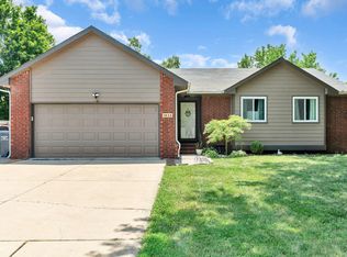 1833 N Shefford Cir, Wichita, KS 67212