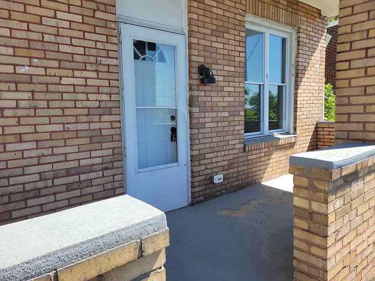 3412 Monroe St — Photo 2