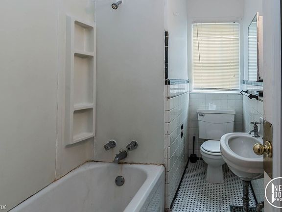 5th image of 1523 S University Ave