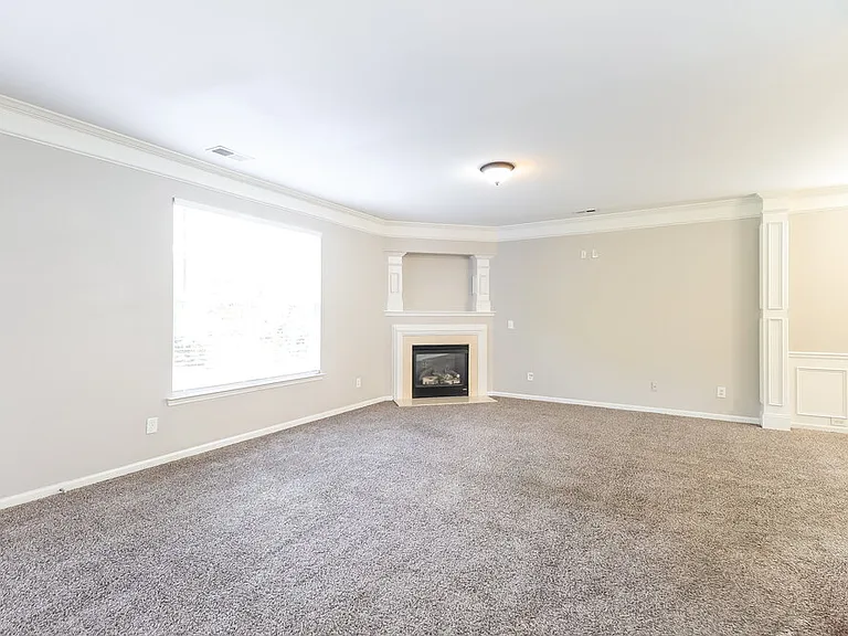 5721 Verrazano Dr — Photo 10