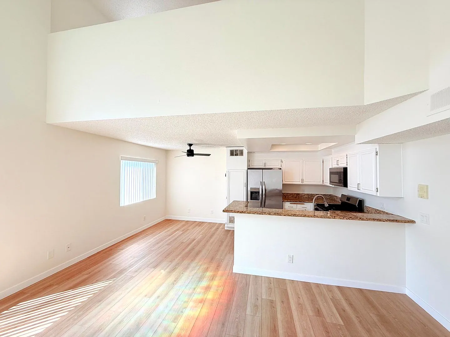 5233 Cartwright Avenue — Photo 3