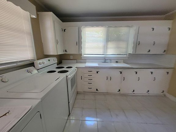 2nd image of 710 Highland Park Dr