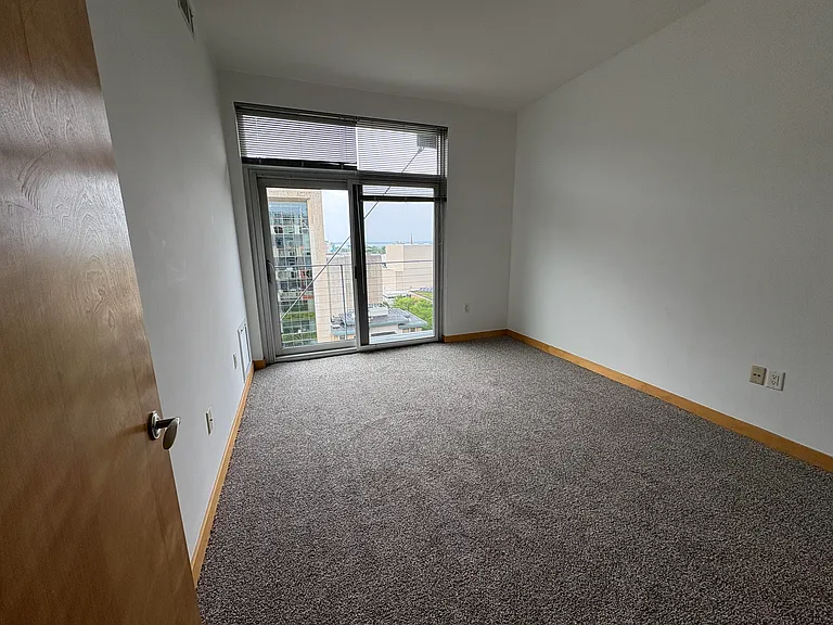 309 W Washington Ave #905 — Photo 9