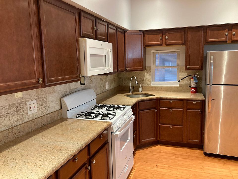 1st image of 4905 Knox St Floor 2