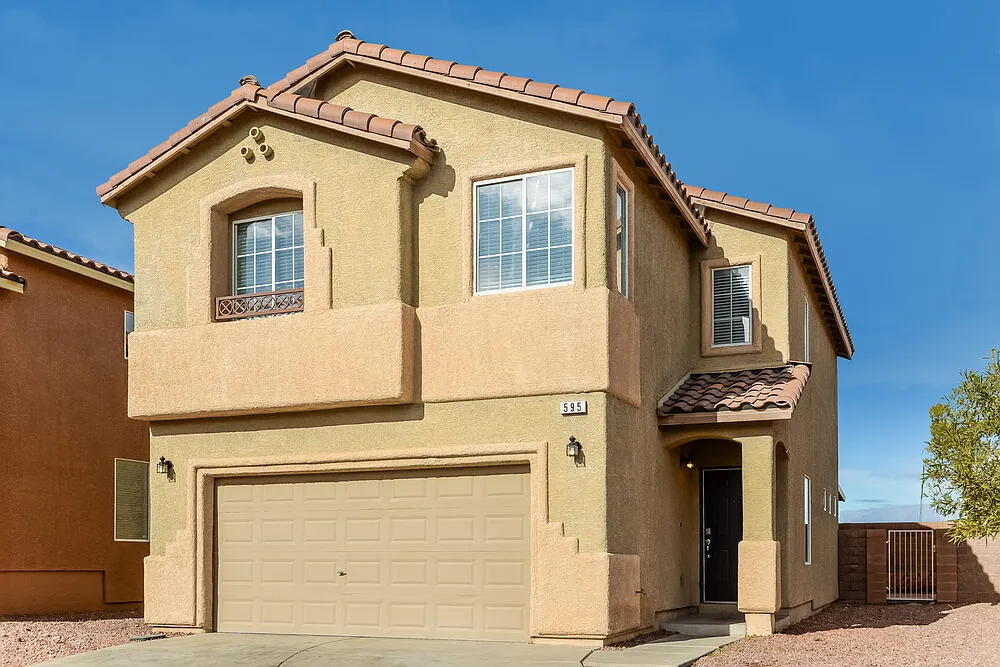 3 bed, 2.5 bath, 1510 sqft, $2,120 — Photo 1