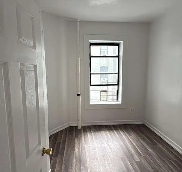 2654 Marion Ave — Photo 13
