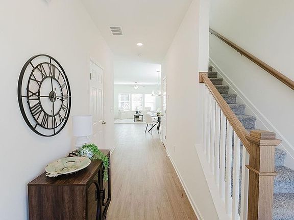 3rd image of 62 Fausett Ln