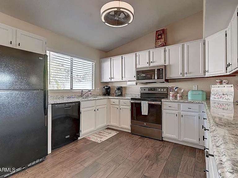 6914 E Beverly Ln — Photo 8
