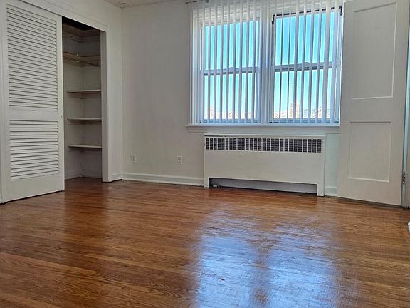 4th image of 1244 Robbins St