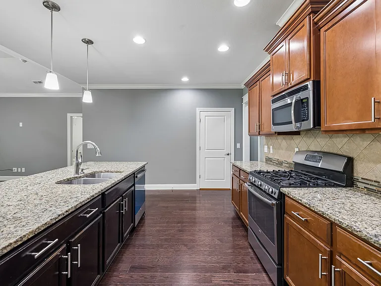 5425 Bungalow Cir — Photo 16