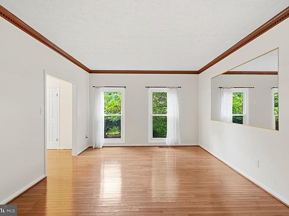 4th image of 6001 River Forest Dr