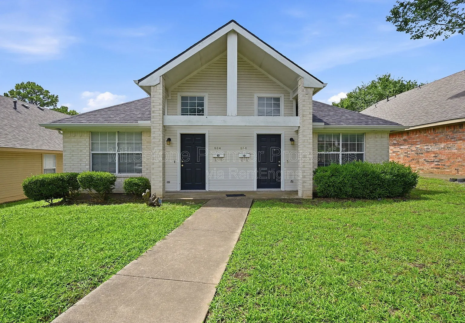 3 bed, 2.0 bath, 1216 sqft, $1,350 — Photo 2