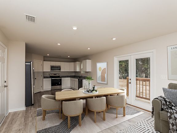 3rd image of 6220 Travelers Rest Ct
