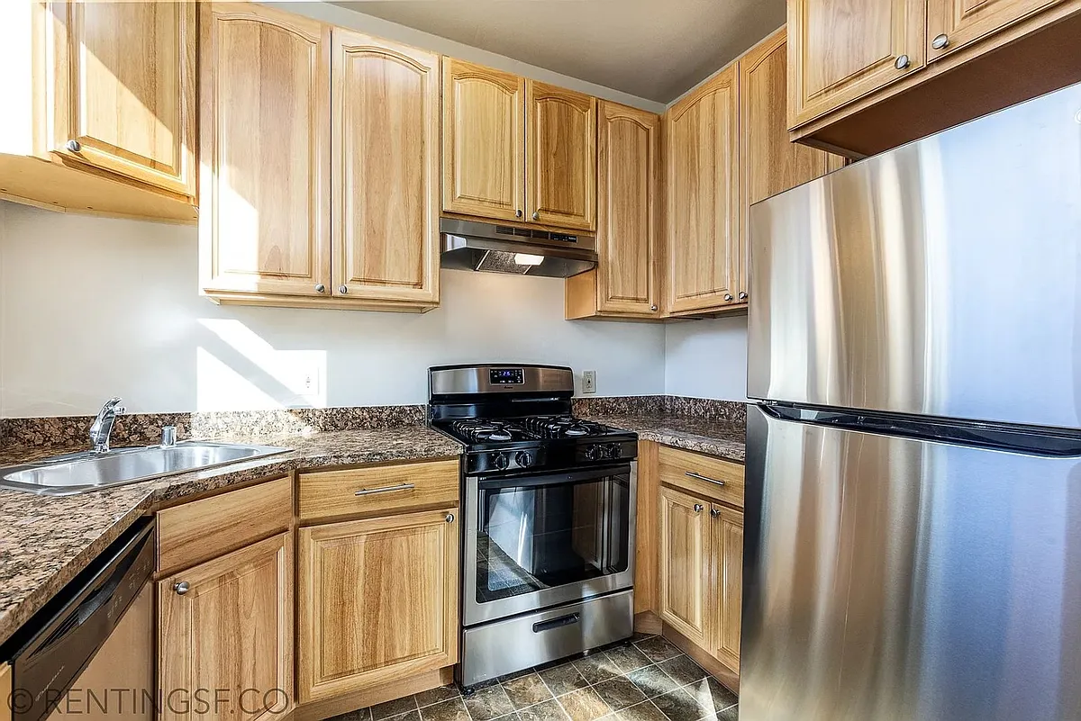 Building Photo - 1450 Castro St #24
