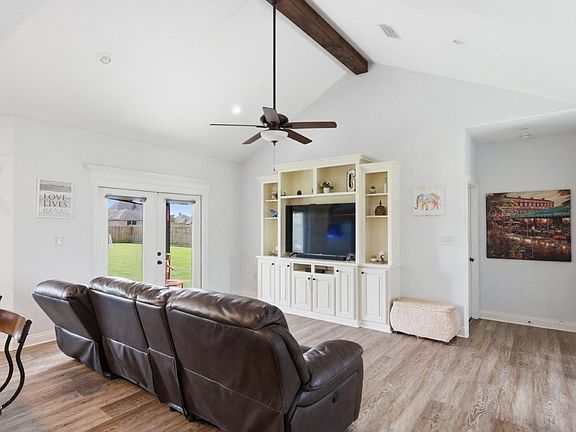 4th image of 17536 Jaycee Dr