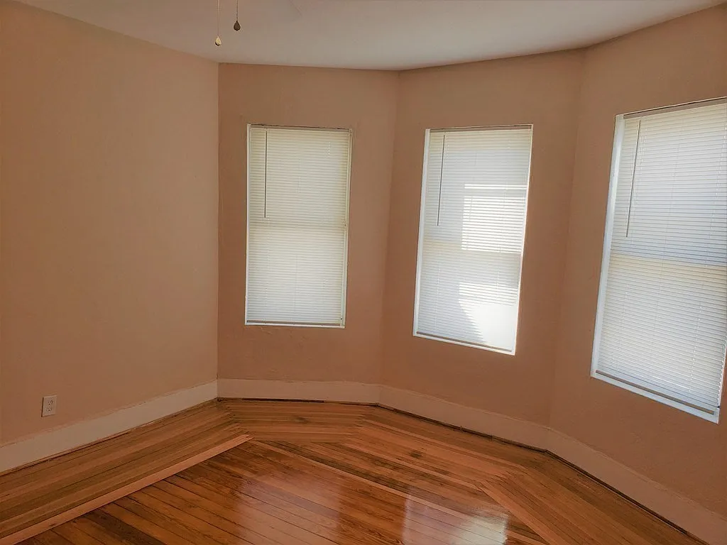 5 Timothy Ave — Photo 4
