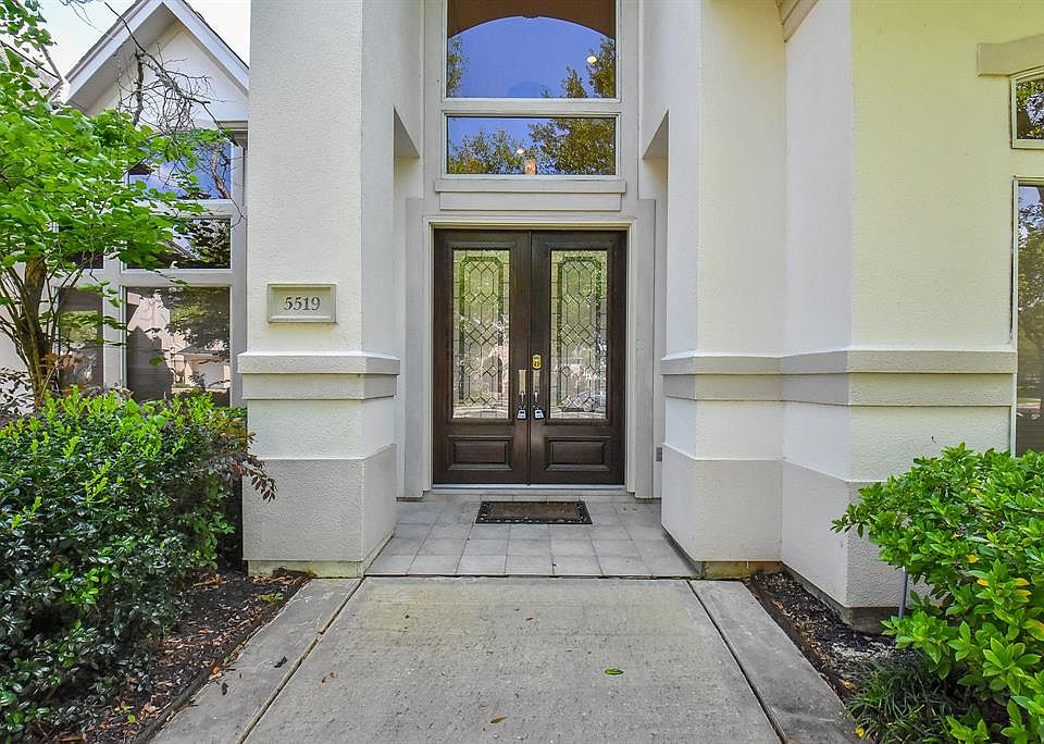 1st image of 5519 Regency Dr
