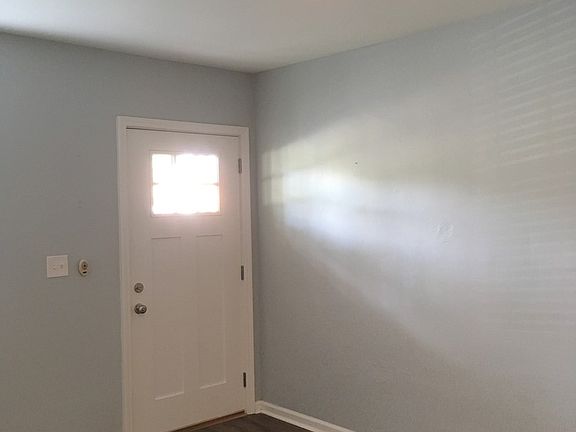 3rd image of 914 N Limestone St #1