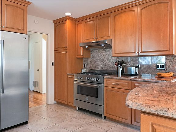 3rd image of 5562 Hollings St