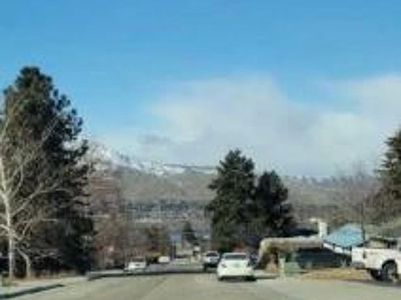 Exterior Neighborhood (street photo)