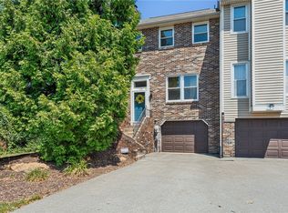 128 Spring Run Dr, Monroeville, PA 15146
