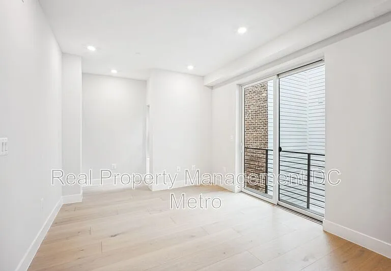 1112 6th St NW #NW — Photo 6