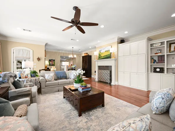1385 Lobdell Ave, Baton Rouge, LA 70806