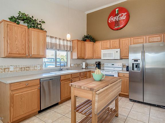4th image of 20705 E Excelsior Ave