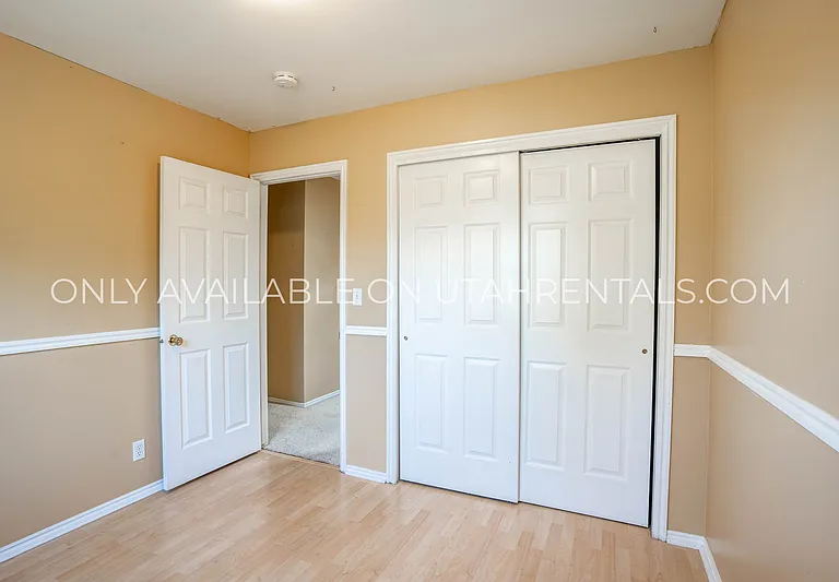 1120 S 850 E — Photo 11