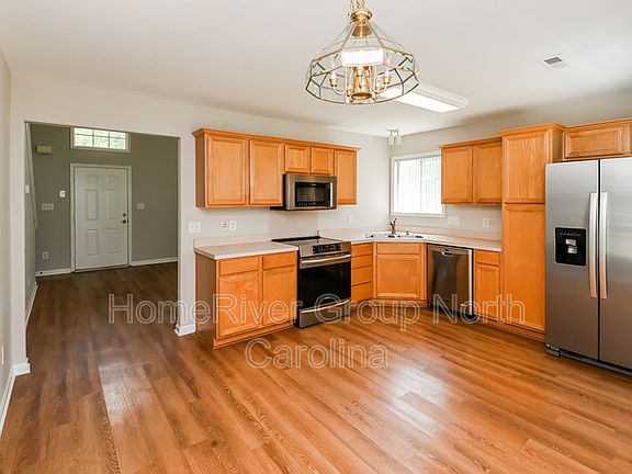 5th image of 9227 Tiger Lily Ln