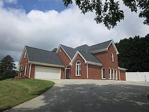 1st image of 2712 Whitecrest Cir SE