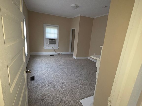 4th image of 901 Arlington St
