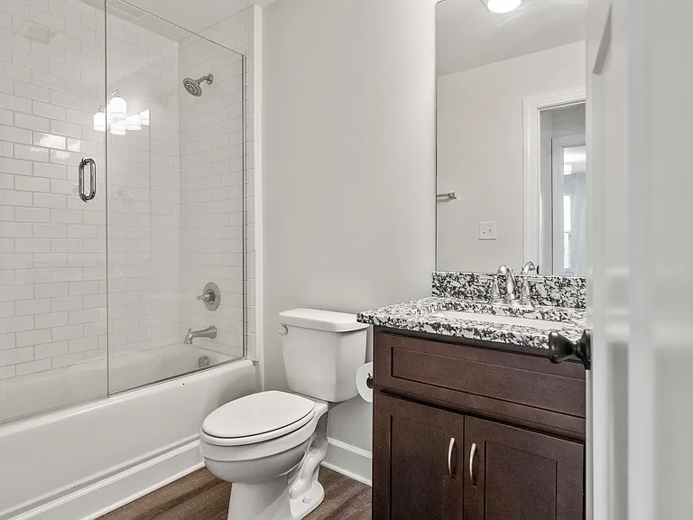222 Midland #6104 — Photo 23