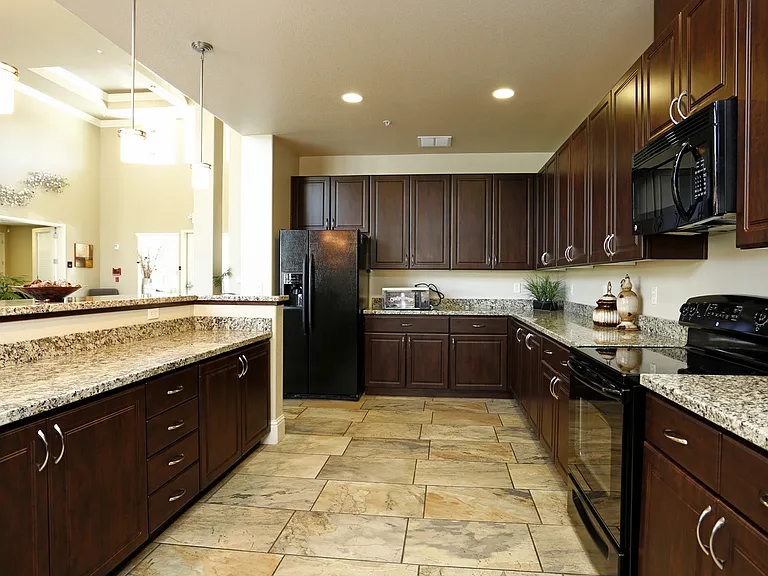 Highlands Point Apartments — Photo 13