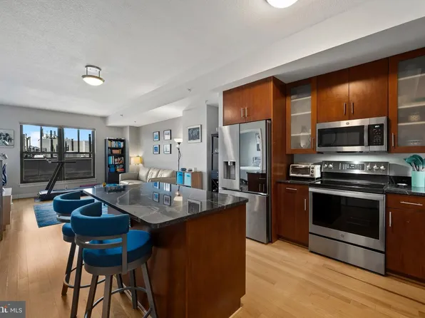 910 M St NW APT 1006, Washington, DC 20001