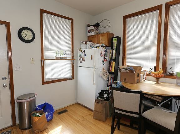 4th image of 3301 N Hoyne Ave APT 01F