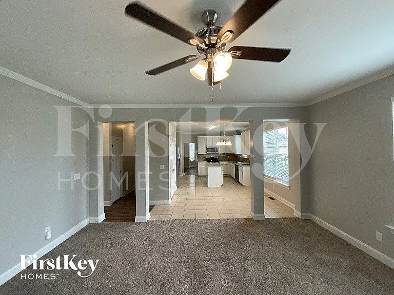 319 Ironwood Dr — Photo 3